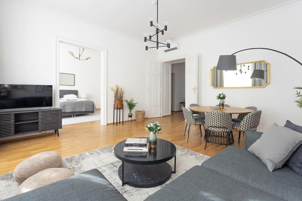 Franz 23 - Typical Viennese Apartment In The Heart Of Vídeň Exteriér fotografie